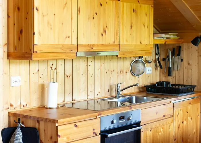 Architect In Kong Raval's Realm * Lindaskroken